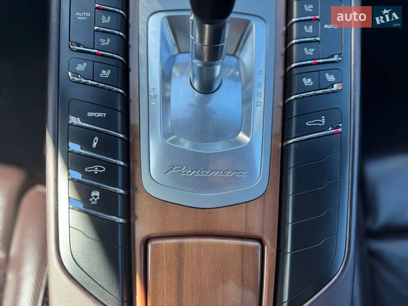Фастбек Porsche Panamera 2012 в Києві фото 23 Фастбек Porsche Panamera 2012 в Києві