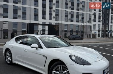 Фастбэк Porsche Panamera 2012 в Ровно