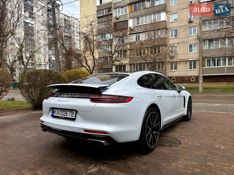 Фастбек Porsche Panamera 2017 в Києві
