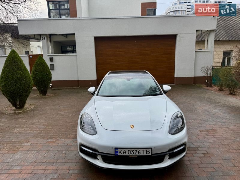 Фастбек Porsche Panamera 2017 в Києві