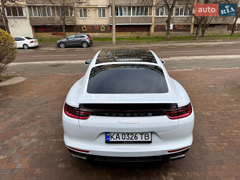 Фастбек Porsche Panamera 2017 в Києві