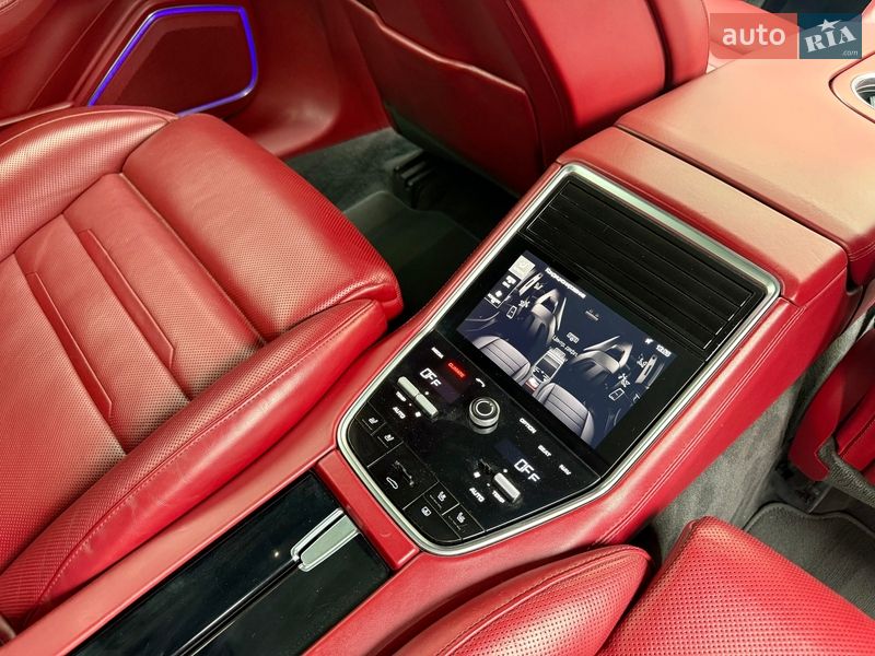 Фастбек Porsche Panamera 2017 в Києві