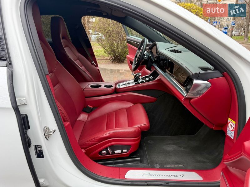 Фастбек Porsche Panamera 2017 в Києві