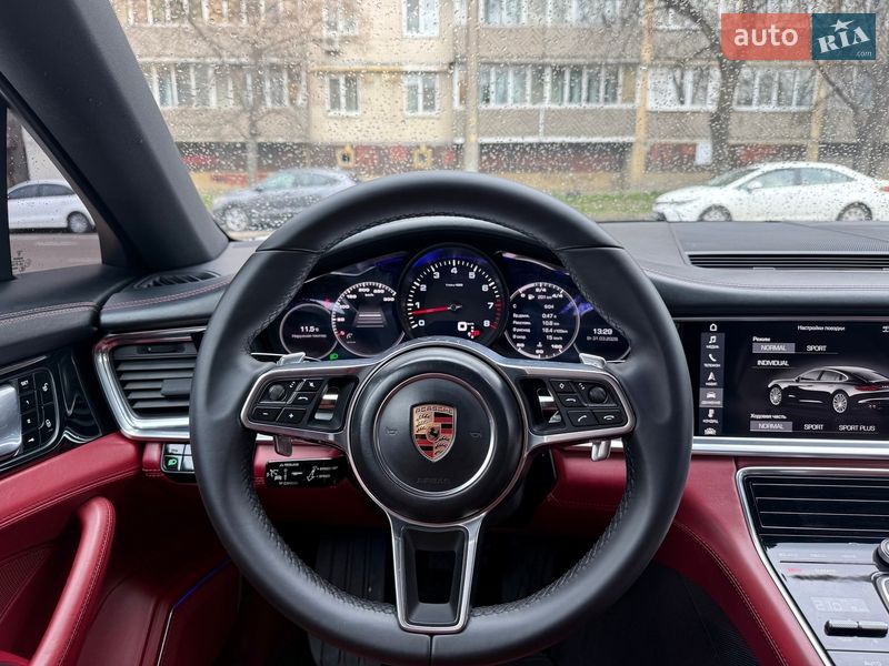 Фастбек Porsche Panamera 2017 в Києві