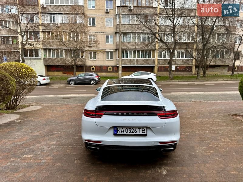 Фастбек Porsche Panamera 2017 в Києві