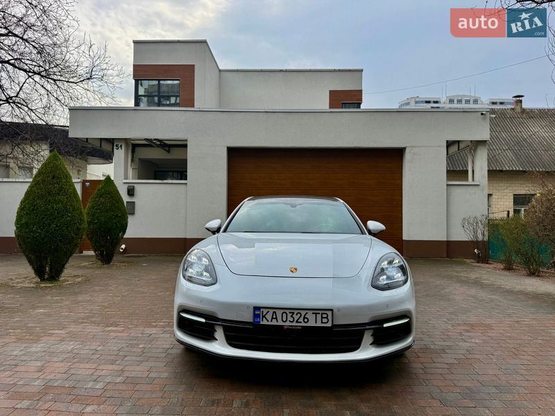 Фастбек Porsche Panamera 2017 в Києві