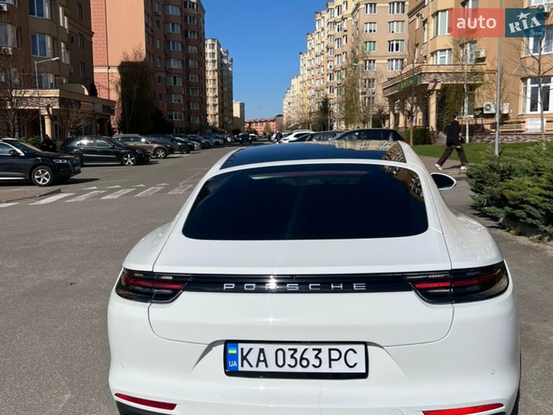 Фастбек Porsche Panamera 2018 в Києві