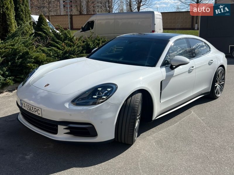 Фастбек Porsche Panamera 2018 в Києві