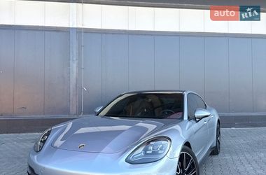 Фастбэк Porsche Panamera 2019 в Киеве