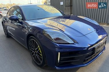 Фастбэк Porsche Panamera 2024 в Киеве