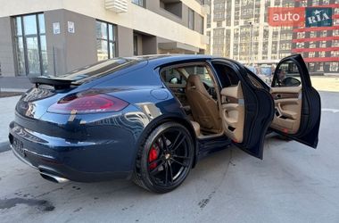 Фастбек Porsche Panamera 2013 в Києві