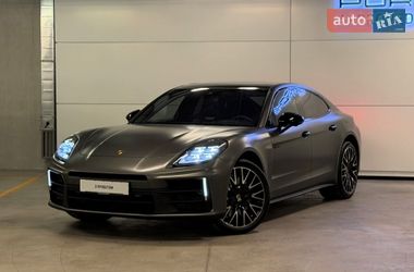 Фастбэк Porsche Panamera 2024 в Киеве