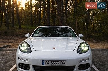 Фастбэк Porsche Panamera 2014 в Киеве