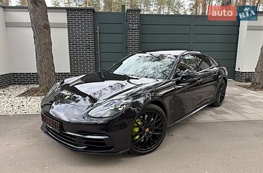 Фастбек Porsche Panamera 2018 в Новомосковську