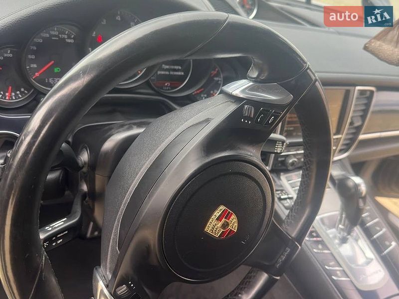 Фастбэк Porsche Panamera 2015 в Одессе