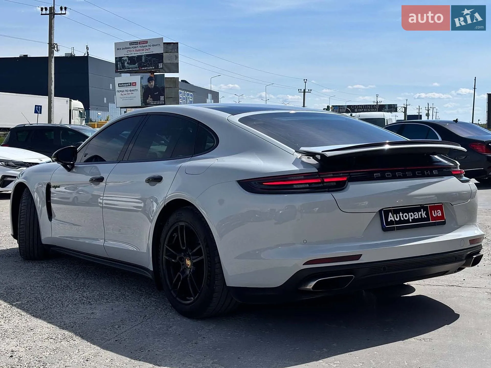 2017 Porsche Panamera - мініатюра 11