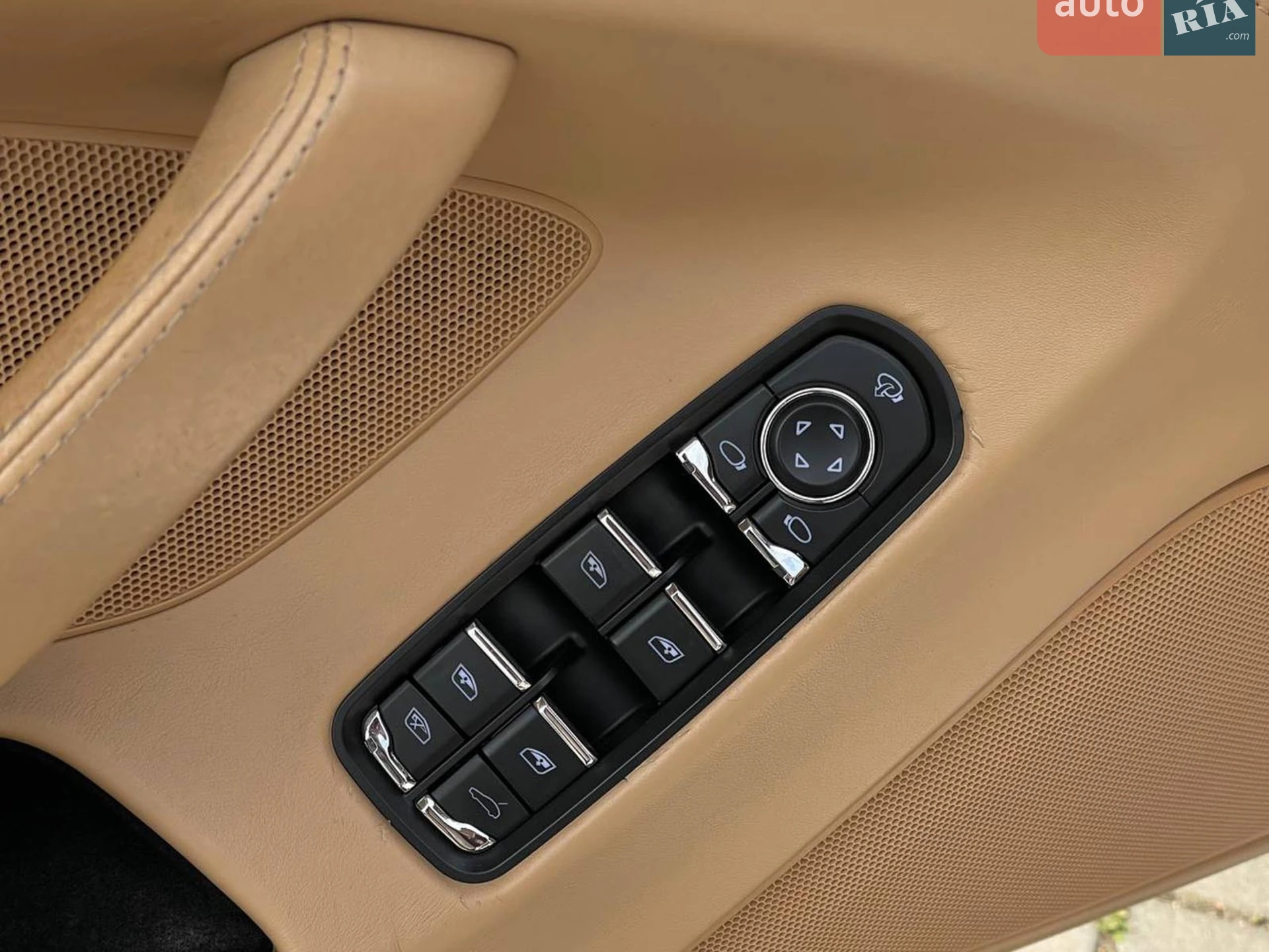 2011 Porsche Panamera - мініатюра 9