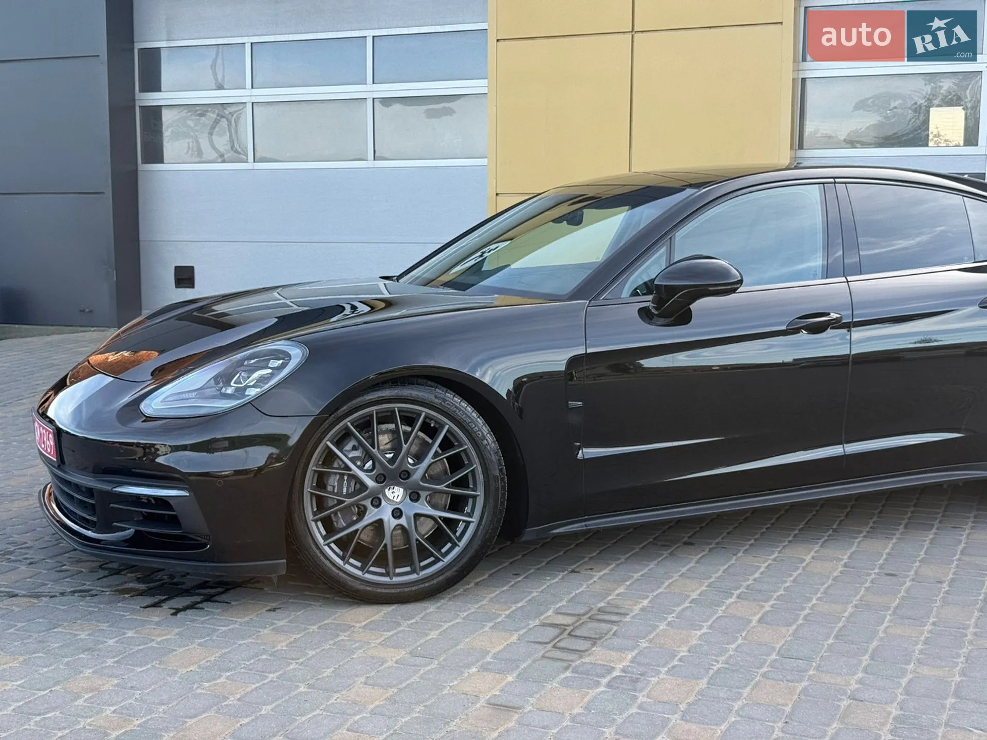 2018 Porsche Panamera - мініатюра 3
