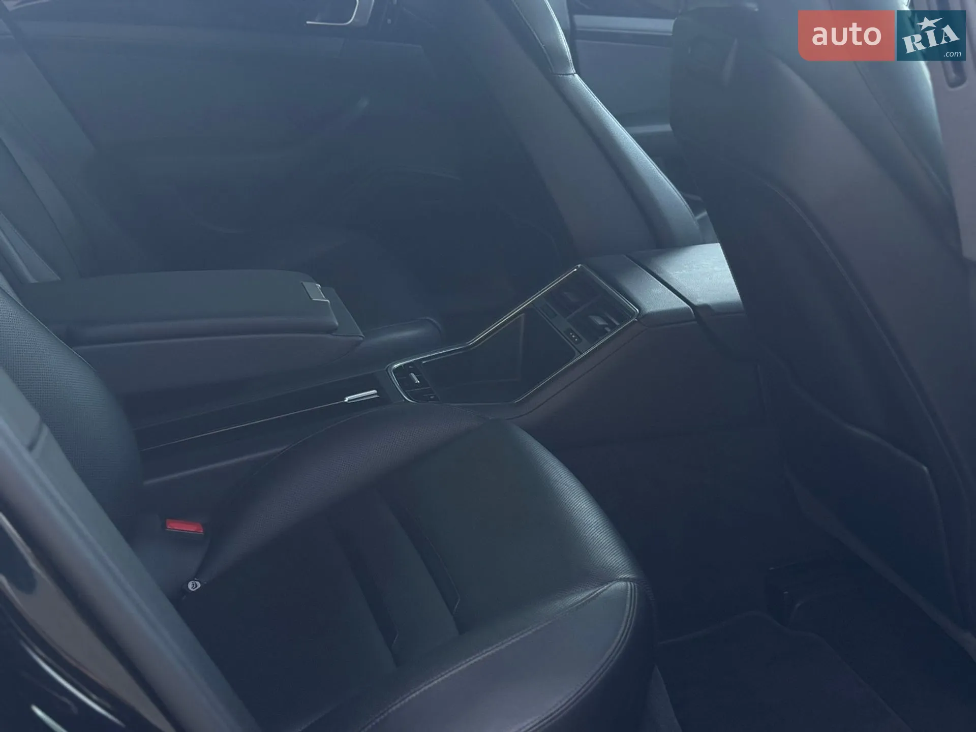 2018 Porsche Panamera - мініатюра 27
