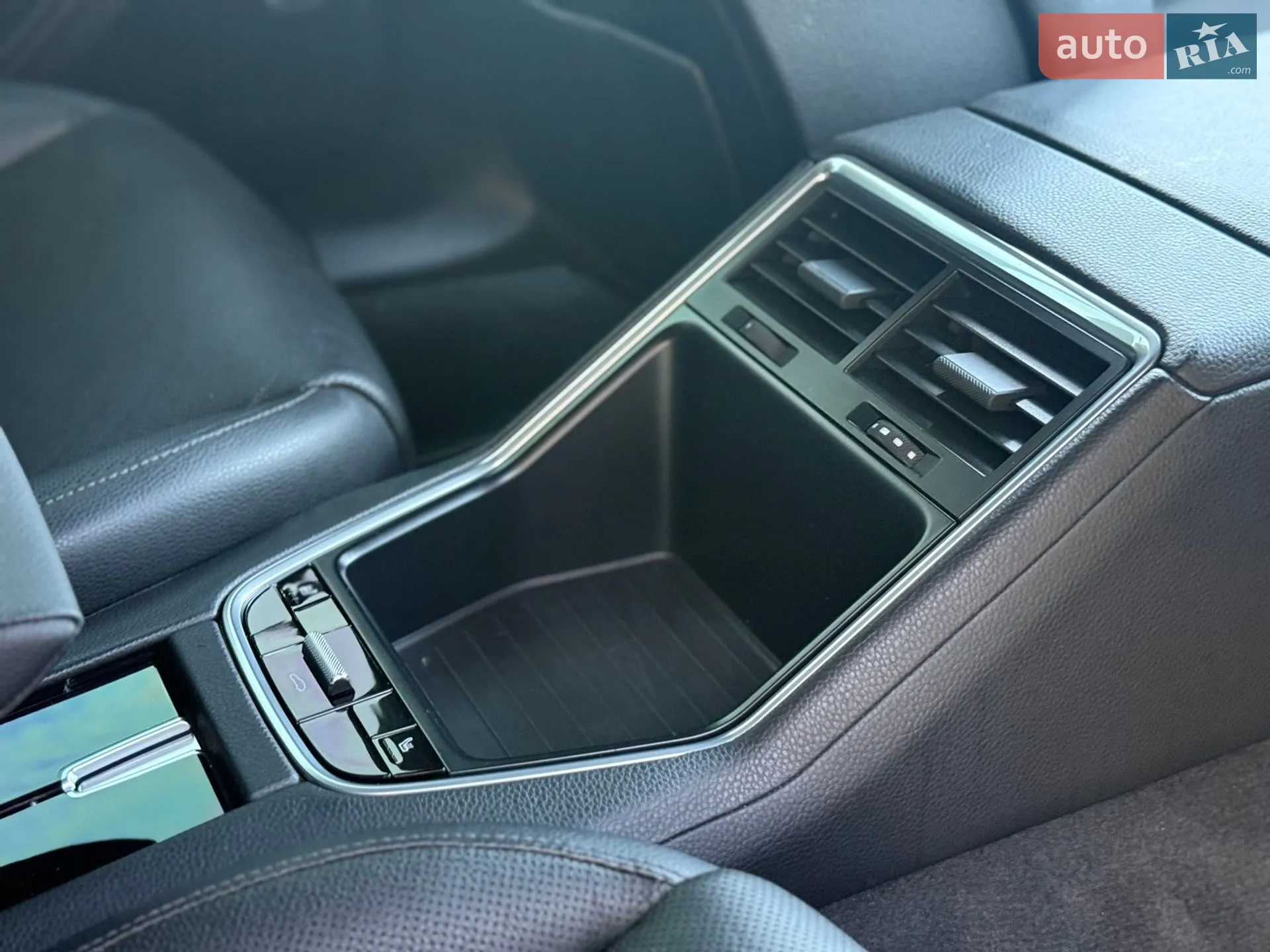 2018 Porsche Panamera - мініатюра 30
