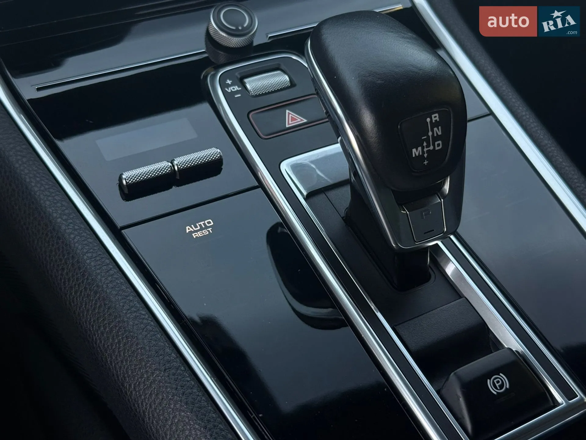 2018 Porsche Panamera - мініатюра 38