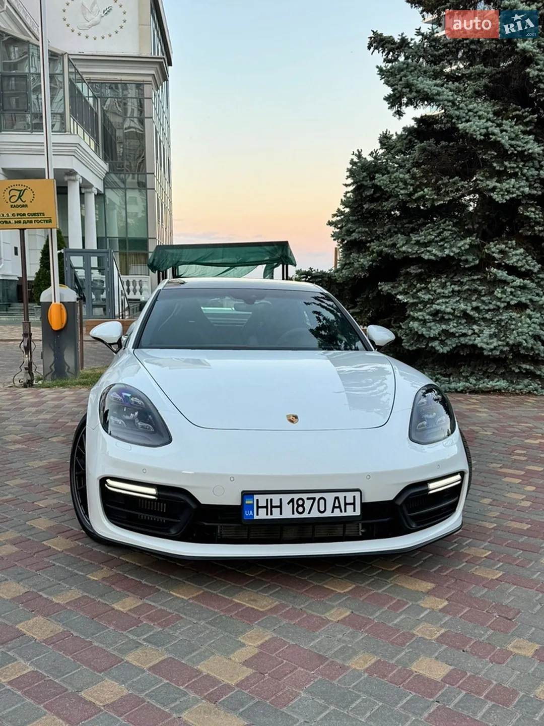 2019 Porsche Panamera - мініатюра 5