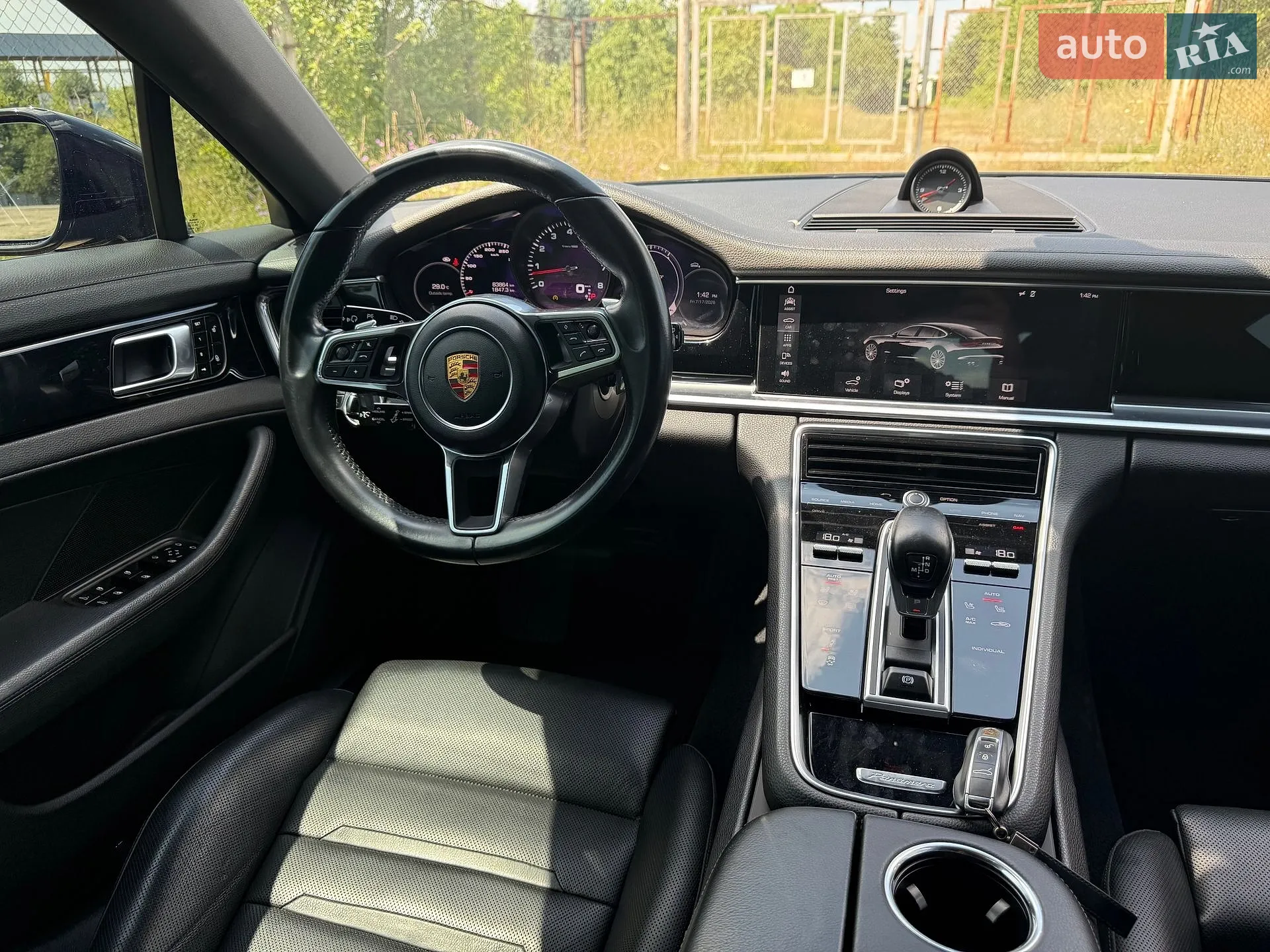 2017 Porsche Panamera - мініатюра 31