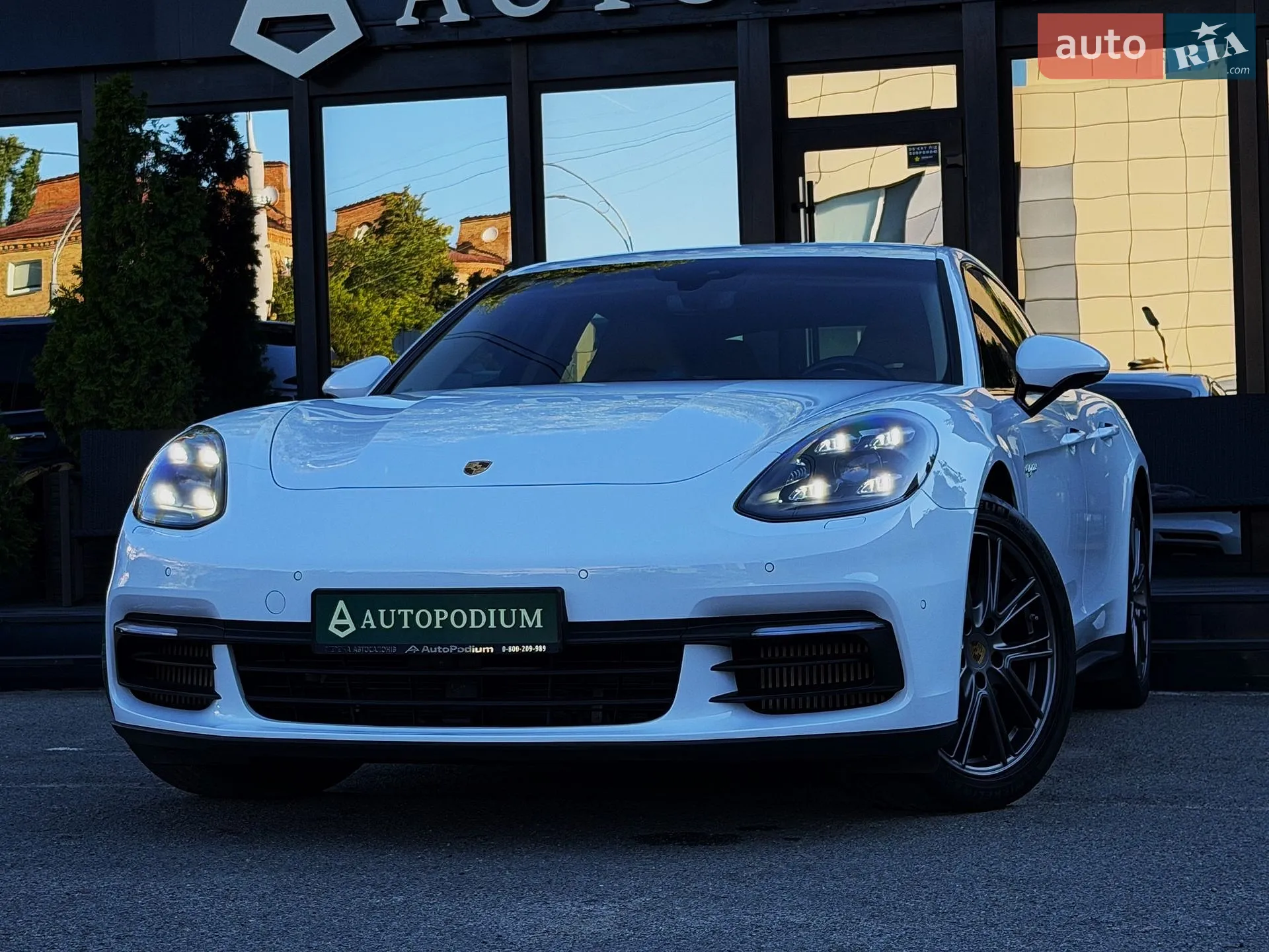 2019 Porsche Panamera - мініатюра 5