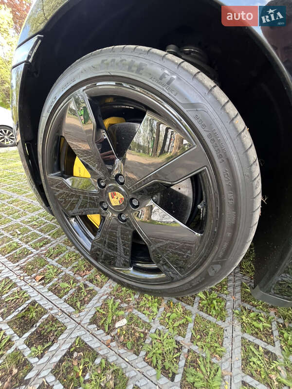 Универсал Porsche Taycan Cross Turismo 2021 в Киеве фото 36 Универсал Porsche Taycan Cross Turismo 2021 в Киеве
