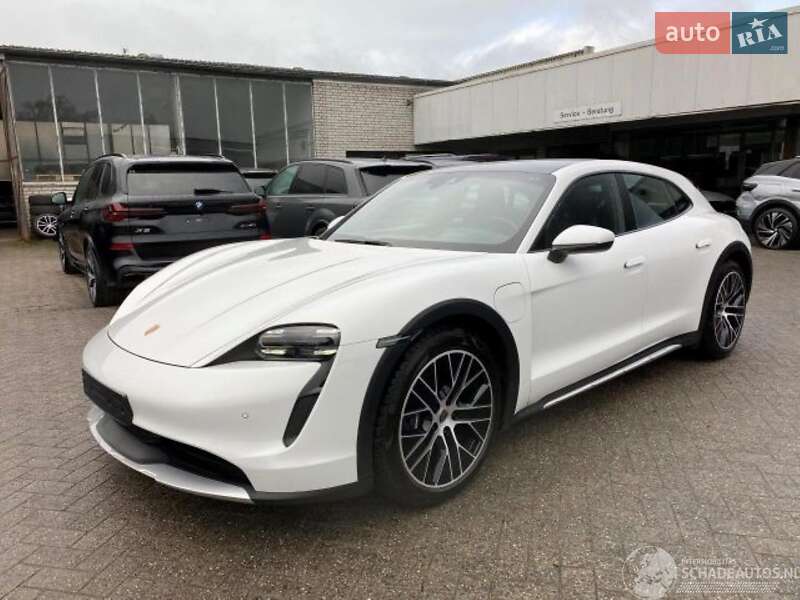 Универсал Porsche Taycan Cross Turismo 2023 в 