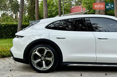 Универсал Porsche Taycan Cross Turismo 2021 в 