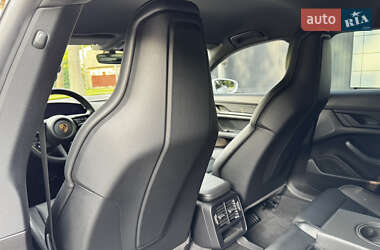 Универсал Porsche Taycan Cross Turismo 2021 в 