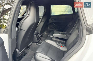 Универсал Porsche Taycan Cross Turismo 2021 в 