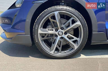 Универсал Porsche Taycan Cross Turismo 2022 в 