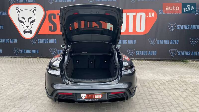 Седан Porsche Taycan Cross Turismo 2023 в Виннице