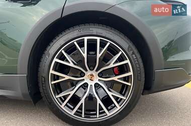 Универсал Porsche Taycan Cross Turismo 2024 в 