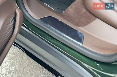 Универсал Porsche Taycan Cross Turismo 2024 в 