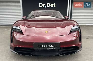 Универсал Porsche Taycan Cross Turismo 2021 в 