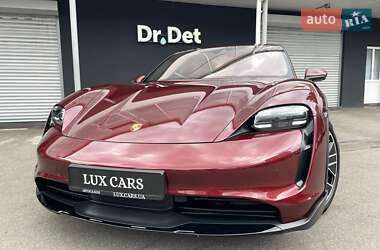 Универсал Porsche Taycan Cross Turismo 2021 в 