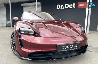 Универсал Porsche Taycan Cross Turismo 2021 в 