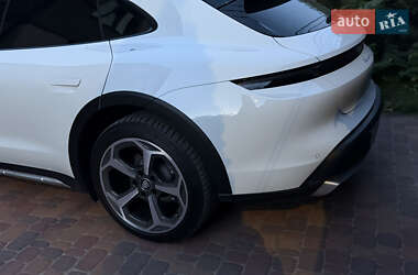 Универсал Porsche Taycan Cross Turismo 2021 в 