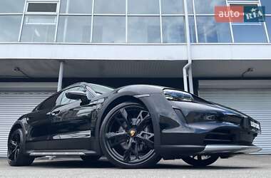 Универсал Porsche Taycan Cross Turismo 2023 в 