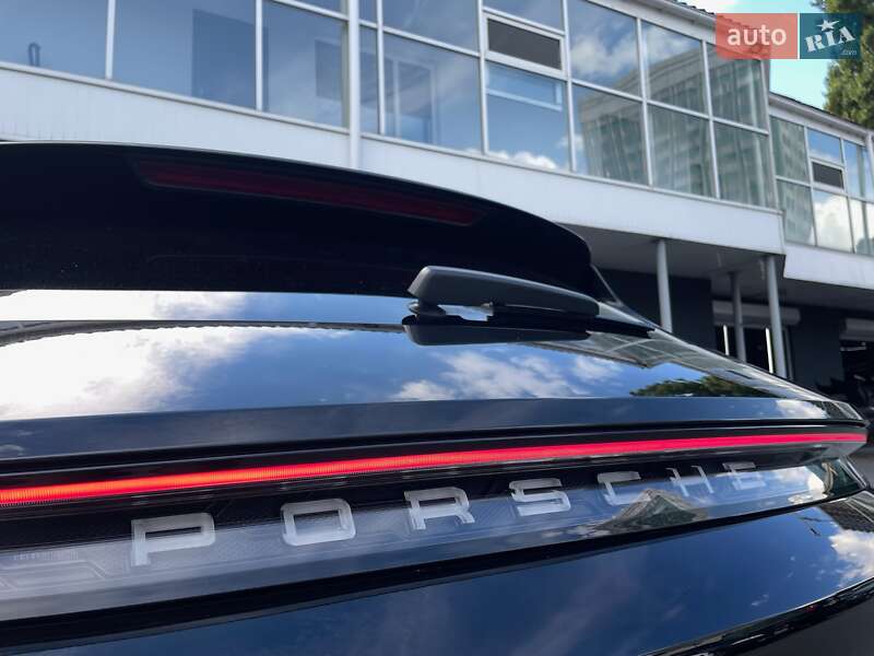 Універсал Porsche Taycan Cross Turismo 2023 в Києві фото 30 Універсал Porsche Taycan Cross Turismo 2023 в Києві