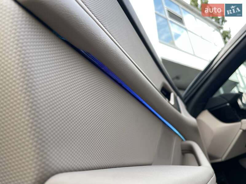 Універсал Porsche Taycan Cross Turismo 2023 в Києві фото 51 Універсал Porsche Taycan Cross Turismo 2023 в Києві