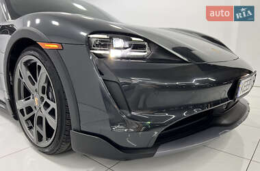 Седан Porsche Taycan Cross Turismo 2021 в 