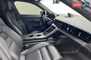Седан Porsche Taycan Cross Turismo 2021 в 
