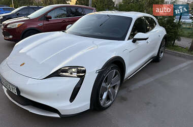 Универсал Porsche Taycan Cross Turismo 2021 в 