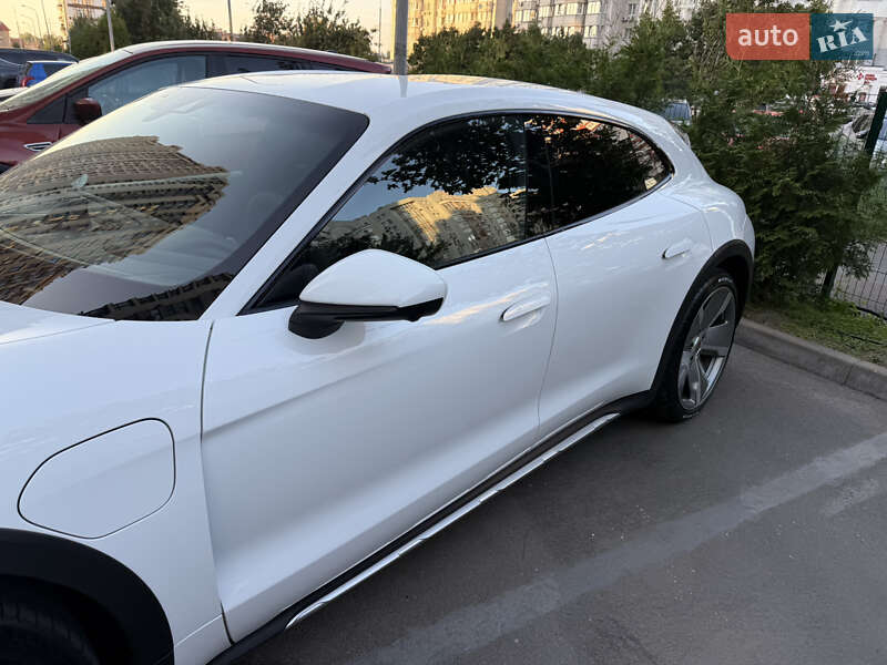 Универсал Porsche Taycan Cross Turismo 2021 в Киеве