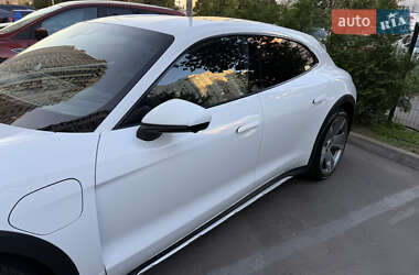 Универсал Porsche Taycan Cross Turismo 2021 в 