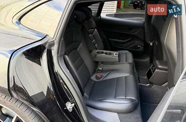 Универсал Porsche Taycan Cross Turismo 2023 в 